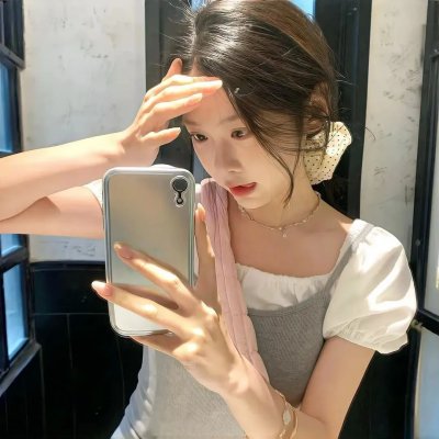 沙滩上的夏娃